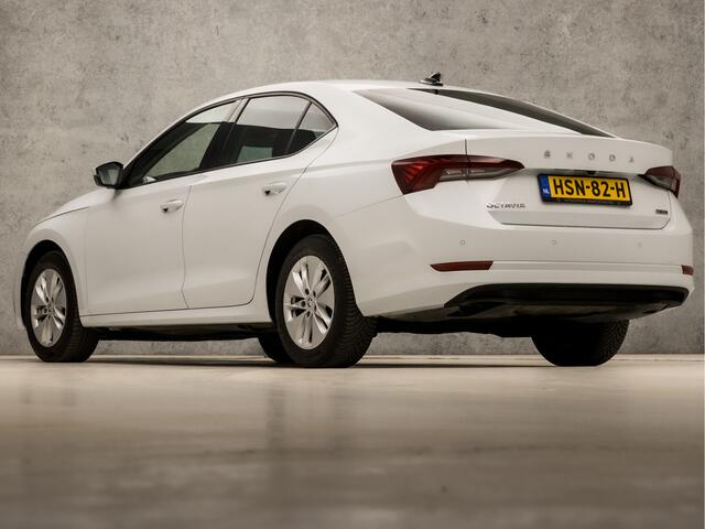 Skoda OCTAVIA 1.0 e-TSI Sport Automaat (APPLE CARPLAY, GROOT NAVI, CAMERA, GETINT GLAS, SPORTSTOELEN, STOELVERWARMING, KEYLESS, CRUISE, NIEUWE APK, NIEUWSTAAT)