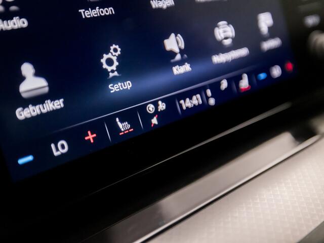 Skoda OCTAVIA 1.0 e-TSI Sport Automaat (APPLE CARPLAY, GROOT NAVI, CAMERA, GETINT GLAS, SPORTSTOELEN, STOELVERWARMING, KEYLESS, CRUISE, NIEUWE APK, NIEUWSTAAT)