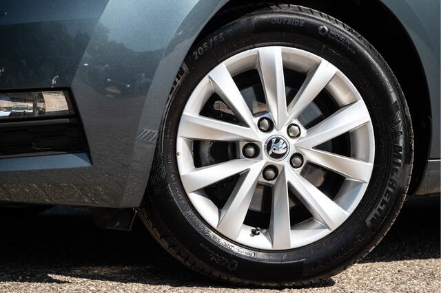 Skoda OCTAVIA Combi 1.0 TSI Ambition Business | Navi | PDC V+A | Trekhaak | AppConnect | Cruise | Stoelverw.