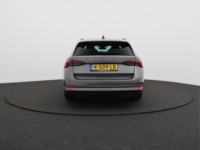 Skoda OCTAVIA Combi 1.0 TSI Sport Business/ trekhaak/ zeer mooi!