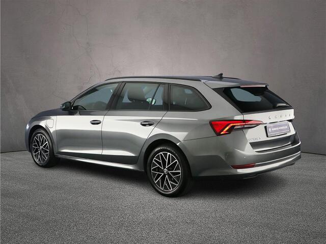 Skoda OCTAVIA Combi Business Edition 1.4 TSI PHEV 204pk DSG Automaat Cruise control, Parkeersensoren, App connect, LED koplampen, Airco, DAB, Radio, Bluetooth