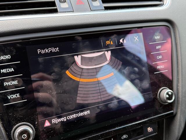 Skoda OCTAVIA Combi BWJ 2017 | 1.0 TSI 116PK Ambition Bus | CLIMA | CRUISE | CARPLAY | NAVI | LICHTMETAAL | PDC |