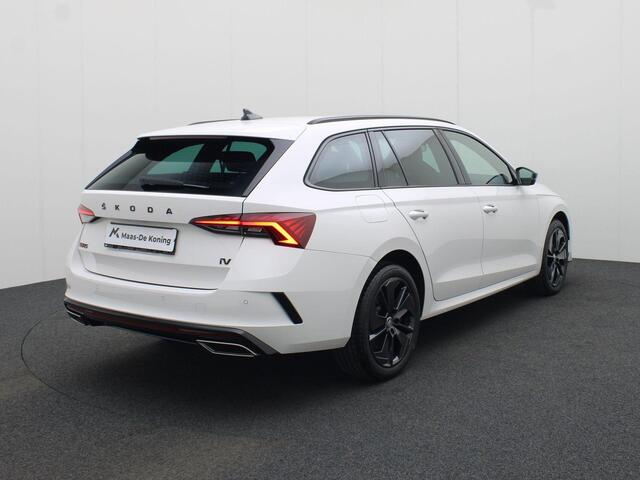Skoda OCTAVIA Combi 1.4TSI 180kW/245PK RS iV PHEV DSG · App connect · Parkeersensoren · Stoelverwarming