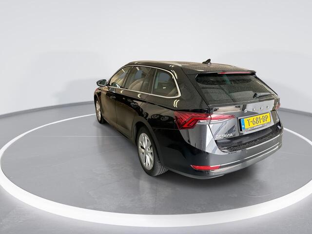 Skoda OCTAVIA Combi 1.0 e-Tsi 110pk DSG Business Edition Plus · Apple/Android Car Play · Navi · Sfeerverlichting · Elek. Achterklep · P-Sensoren · 17'' Inch ·