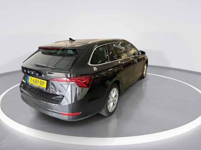 Skoda OCTAVIA Combi 1.0 e-Tsi 110pk DSG Business Edition Plus · Apple/Android Car Play · Navi · Sfeerverlichting · Elek. Achterklep · P-Sensoren · 17'' Inch ·
