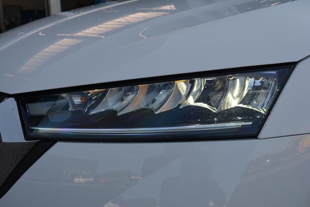 Skoda OCTAVIA Combi 1.4 TSI iV PHEV Business Edition | Dealer Onderhouden | Led | 18 Inch |