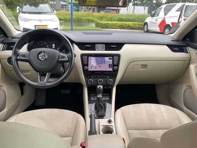 Skoda OCTAVIA 1.4 TSI Greentech Style Businessline | 150Pk | Automaat | A-Camera | Trekhaak | DAB | Xenon |