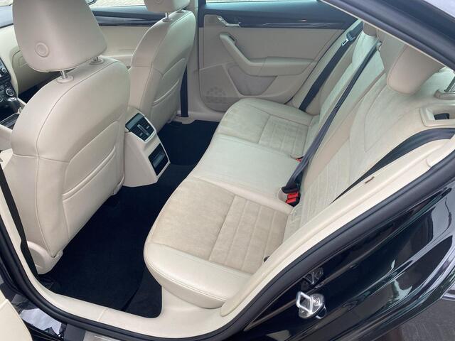 Skoda OCTAVIA 1.4 TSI Greentech Style Businessline | 150Pk | Automaat | A-Camera | Trekhaak | DAB | Xenon |