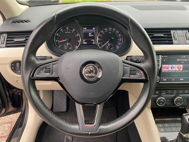 Skoda OCTAVIA 1.4 TSI Greentech Style Businessline | 150Pk | Automaat | A-Camera | Trekhaak | DAB | Xenon |