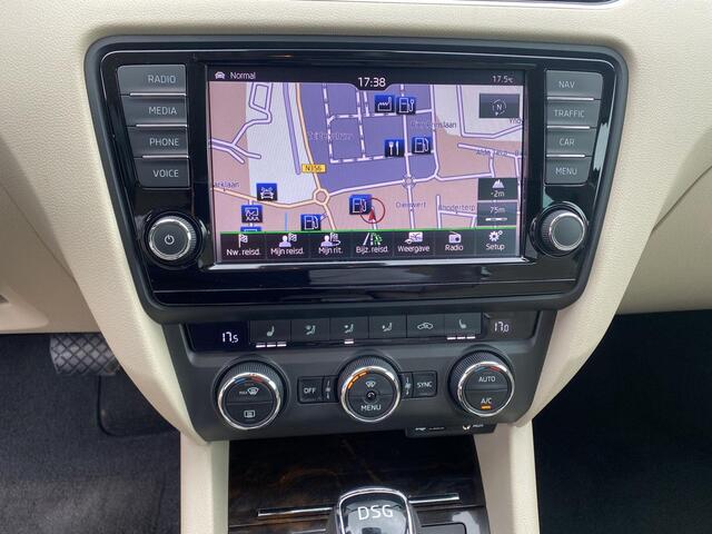 Skoda OCTAVIA 1.4 TSI Greentech Style Businessline | 150Pk | Automaat | A-Camera | Trekhaak | DAB | Xenon |