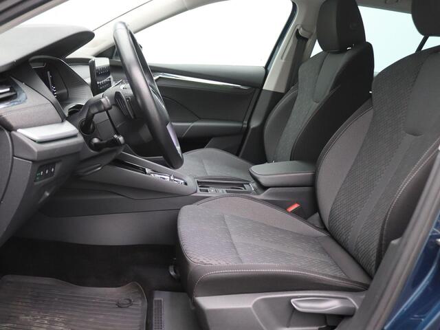 Skoda OCTAVIA Combi 1.5 e-TSI Business Edition Plus 150PK DSG Matrix-LED Verlichting, Clima, Stoelverwarming, Achteruitrijcamera, Cruise Controle, Elektr. Achterklep, 18" LM Velgen