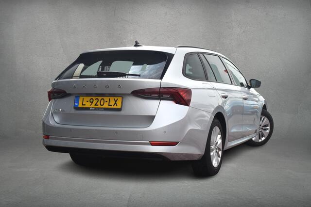 Skoda OCTAVIA Combi 1.0 TSI Business Edition | AppleCarplay | Navi | Parkeersensoren |