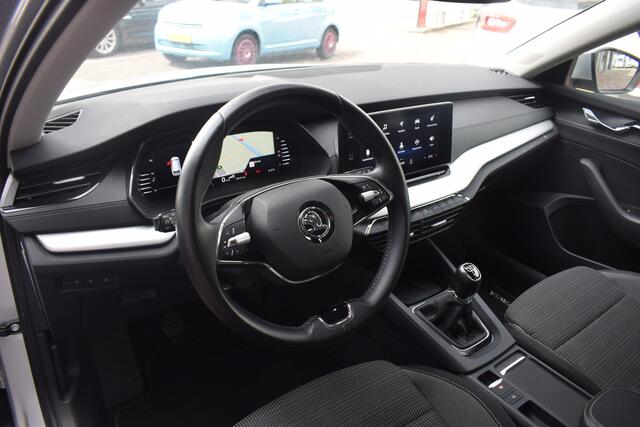 Skoda OCTAVIA Combi 1.0 TSI Business Edition | AppleCarplay | Navi | Parkeersensoren |