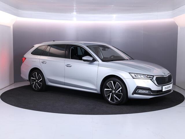 Skoda OCTAVIA Combi 1.4 TSI iV PHEV Style 204 pk Automaat (DSG) | Navigatie | Parkeersensoren | Achteruitrijcamera | Stoelverwarming v/a | Elektr. voorstoelen met memory |