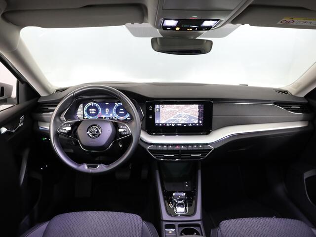 Skoda OCTAVIA Combi 1.4 TSI iV PHEV Style 204 pk Automaat (DSG) | Navigatie | Parkeersensoren | Achteruitrijcamera | Stoelverwarming v/a | Elektr. voorstoelen met memory |