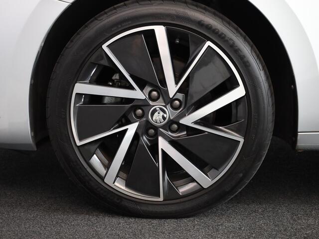 Skoda OCTAVIA Combi 1.4 TSI iV PHEV Style 204 pk Automaat (DSG) | Navigatie | Parkeersensoren | Achteruitrijcamera | Stoelverwarming v/a | Elektr. voorstoelen met memory |