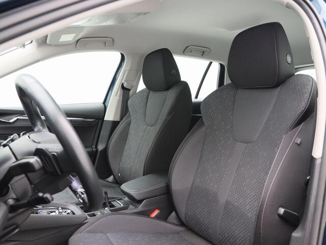 Skoda OCTAVIA Combi 1.5 e-TSi 150 Pk Automaat Business Edition Plus | Adaptive Cruise | Carplay | Stoel Verwarming | Parkeersensoren | Navigatie | LED | 17 Inch | 78.646 Km!!