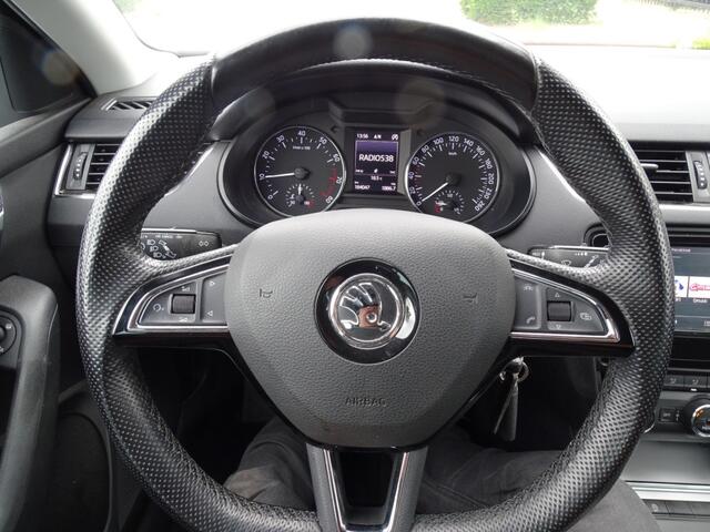 Skoda OCTAVIA 1.0 TSI GRT AMB BNS-Navi-Blth-Media-Cruise-Usb-Clima