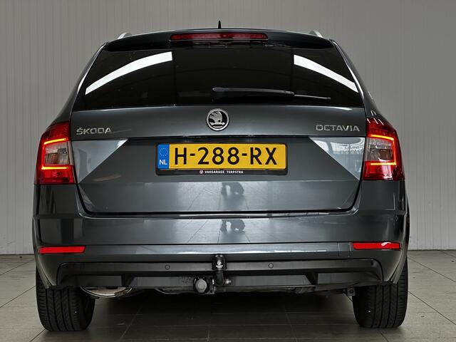 Skoda OCTAVIA Combi 1.5 TSI Greentech Business Edition /AUTOMAAT! /Trekhaak! /Apple + Android /Navi /Climat /Cruise /Elek. pakket /Bluetooth /Stoelverw. /Regensensor /16"LMV /Extra getint glas /PDC /Mistlampen /Dakrails /Armsteun /Isofix.