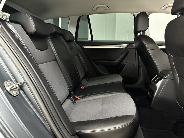Skoda OCTAVIA Combi 1.5 TSI Greentech Business Edition /AUTOMAAT! /Trekhaak! /Apple + Android /Navi /Climat /Cruise /Elek. pakket /Bluetooth /Stoelverw. /Regensensor /16"LMV /Extra getint glas /PDC /Mistlampen /Dakrails /Armsteun /Isofix.