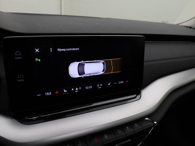 Skoda OCTAVIA Combi 1.4eHybrid 150kW/204PK Business Edition Plus DSG · Panoramadak · Navigatie · Parkeersensoren