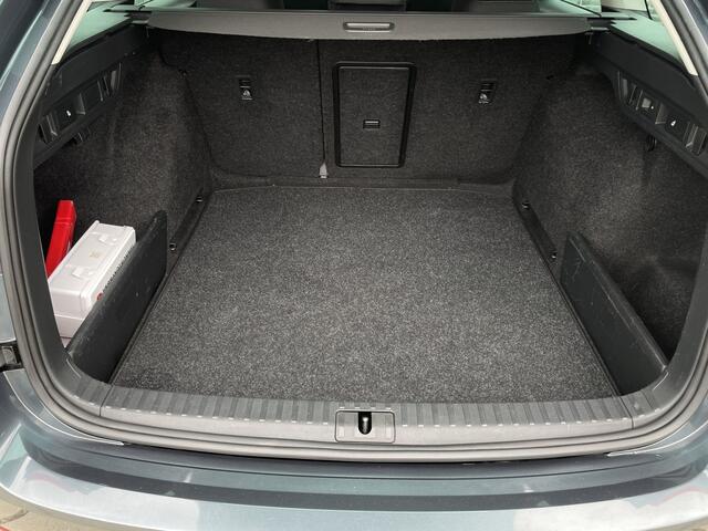 Skoda OCTAVIA Combi 1.0 TSI Business Edition Plus Elek. Trekhaak | Virtual Cockpit | LED | Navi | Carplay