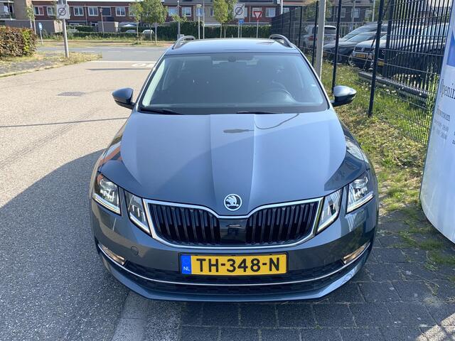 Skoda OCTAVIA Combi 1.4 TSi DSG7-autom. Style Business met o.a. stoel-/stuurverwarming, navi, LED koplampen, trekhaak, etc.