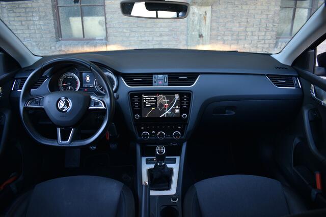 Skoda OCTAVIA Combi 1.0 TSI Greentech Business Edition TREKHAAK/NAVI/CARPLAY