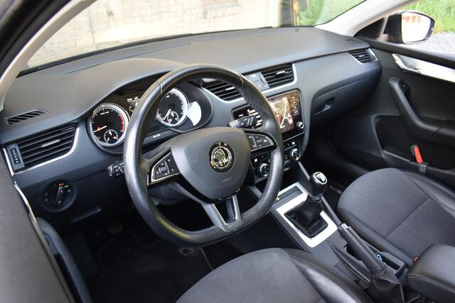 Skoda OCTAVIA Combi 1.0 TSI Greentech Business Edition TREKHAAK/NAVI/CARPLAY