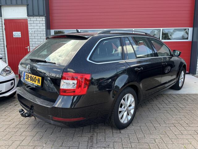 Skoda OCTAVIA Combi 1.6 TDI Greentech Ambition Business 1500KG TREKKEN / TREKHAAK / CARPLAY / NAVI / CLIMA / PDC / BLUETOOTH / CRUISE / NL-AUTO