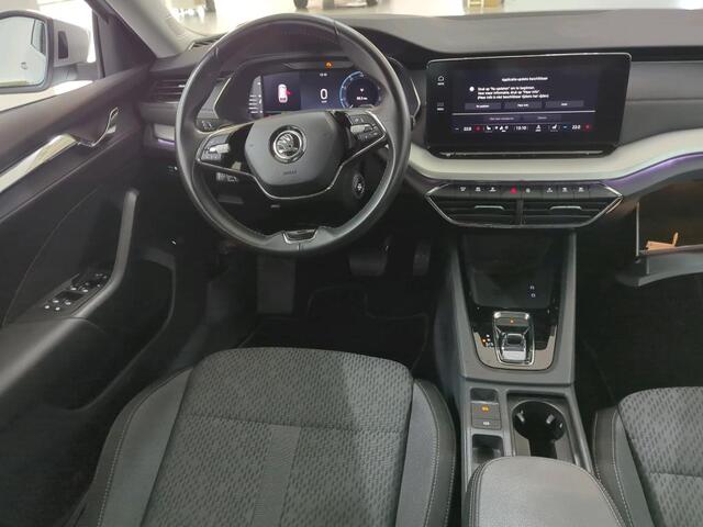 Skoda OCTAVIA Combi 1.0 e-TSI Business Edition Plus / AUTOMAAT/ TREKHAAK/ ADAPT. CRUISE/ SMARTLINK/ CLIMA/ DAB/ NAVI/ STOEL VERWARM./ PARK. SENSOREN/ 17" LMV