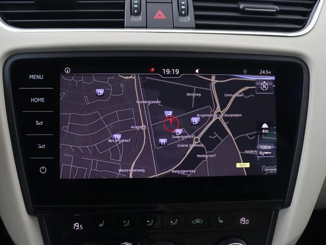 Skoda OCTAVIA 1.0 TSI Style | Stoelverwarming | Leder/Alcantara | Carplay | Park Assist | Full LED | Keyless | Navigatie | Climate control | Cruise control
