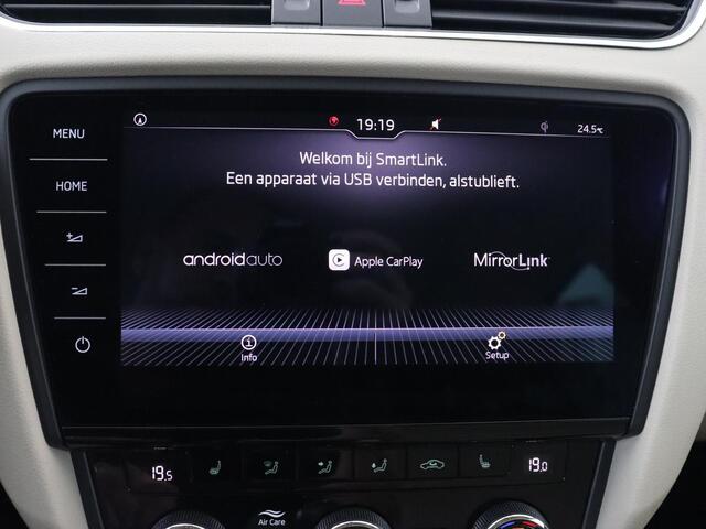 Skoda OCTAVIA 1.0 TSI Style | Stoelverwarming | Leder/Alcantara | Carplay | Park Assist | Full LED | Keyless | Navigatie | Climate control | Cruise control