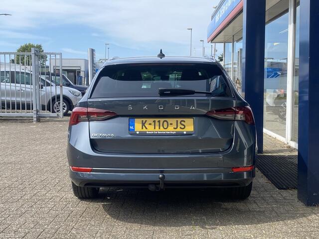 Skoda OCTAVIA Combi 1.0 TSI Business Edition Plus / NL-Auto / Adaptieve Cruise-Control / Stoelverwarming / Trekhaak / Apple-Carplay & Android-Auto / Dodehoek-Detectie / Draadloze-Lader / Elektr.-Achterklep / Climate-Control / Keyless / LED / DAB Radio-Bluetooth / Navi 