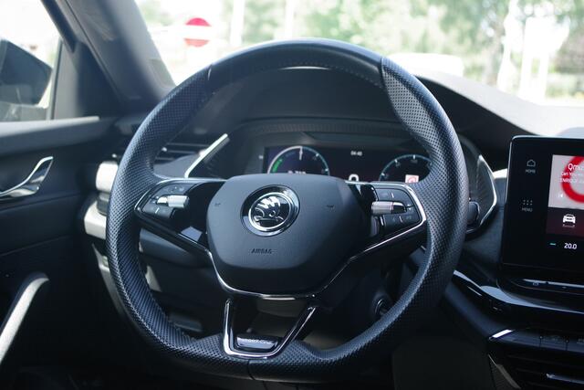 Skoda OCTAVIA Combi 1.4 TSI iV PHEV Sportline Business, Camera, Stoelverwarming, Carplay,
