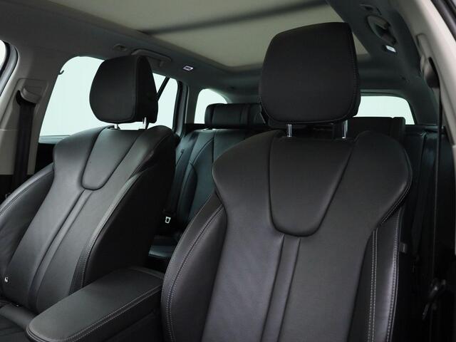 Skoda OCTAVIA Combi 1.4TSI 150kW/204PK iV PHEV Business Edition Plus · Panoramadak · Camera + Parkeersensoren · Leder