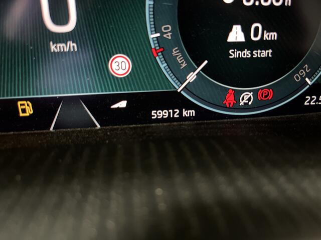 Skoda OCTAVIA Combi 1.4 TSI iV PHEV Style / AUTOMAAT/ LEER/ ELEKTR. STOEL/ STOELVENTILATIE/ STOEL VERWARM. V+A/ STUUR VERWARM./ DIGITAL DASH/ HEAD-UP DISPLAY/ ADAPT. CRUISE/ PARK. SENSOREN + CAMERA/ NAVI/ SMARTLINK
