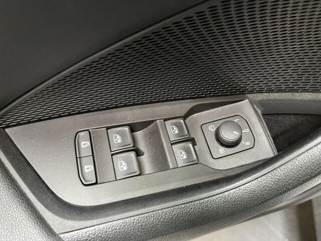 Skoda OCTAVIA Combi 1.4 TSI iV PHEV Style / AUTOMAAT/ LEER/ ELEKTR. STOEL/ STOELVENTILATIE/ STOEL VERWARM. V+A/ STUUR VERWARM./ DIGITAL DASH/ HEAD-UP DISPLAY/ ADAPT. CRUISE/ PARK. SENSOREN + CAMERA/ NAVI/ SMARTLINK