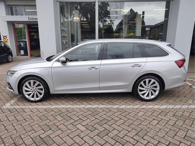 Skoda OCTAVIA Combi 1.4 TSI iV PHEV BUSINESS EDITION SmartLink | Lane Assist | Stoelverwarming