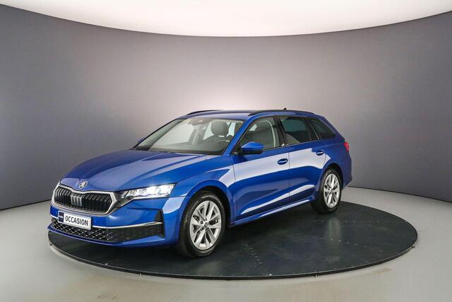 Skoda OCTAVIA Combi Business Edition 1.5 eTSI 115pk DSG Automaat Adaptive cruise control, Achteruitrijcamera, Navigatie, Elektrische achterklep, LED verlichting, Parkeersensoren