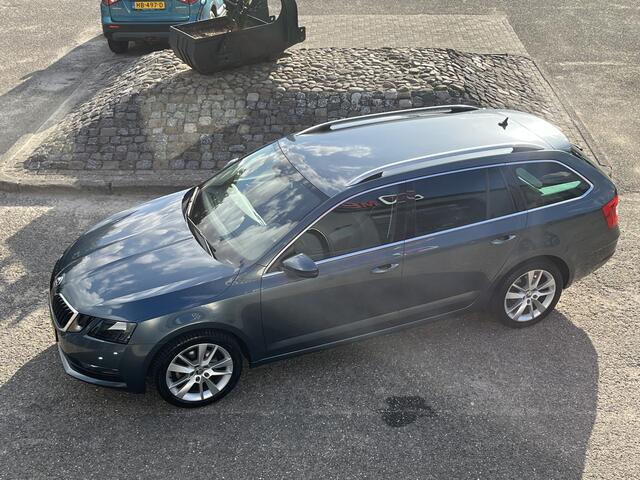 Skoda OCTAVIA Combi 1.5 TSI 150PK AUTOMAAT NL AUTO 1e EIGENAAR NAVI CRUISE ECC