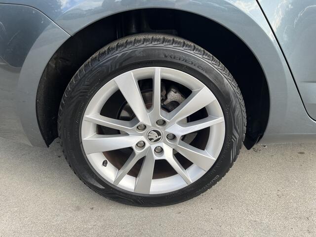 Skoda OCTAVIA Combi 1.5 TSI 150PK AUTOMAAT NL AUTO 1e EIGENAAR NAVI CRUISE ECC