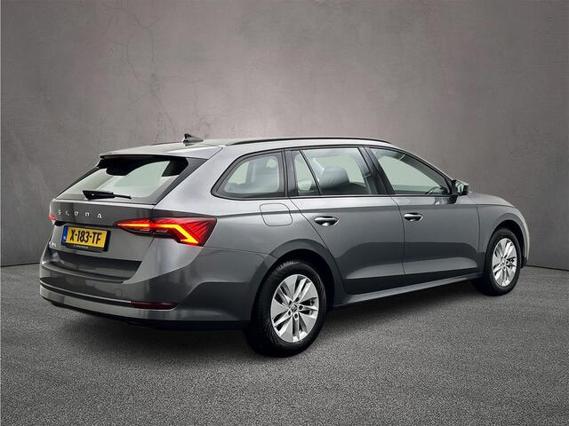 Skoda OCTAVIA Combi Business Edition 1.0 TSI 110pk Cruise control, Navigatie, Parkeersensoren, Elektrische achterklep, App connect, LED koplampen, Airco, DAB, Radio, Bluetooth