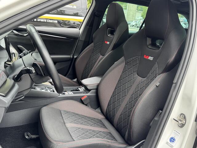 Skoda OCTAVIA Combi 1.4 TSI 245pk RS iV PHEV Business Pano Keyless Ambiente Verlichting Park Assist