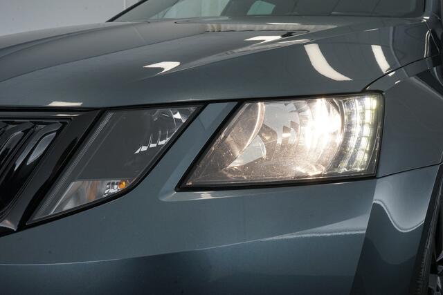 Skoda OCTAVIA Combi 1.5 TSI Greentech Sport Business
