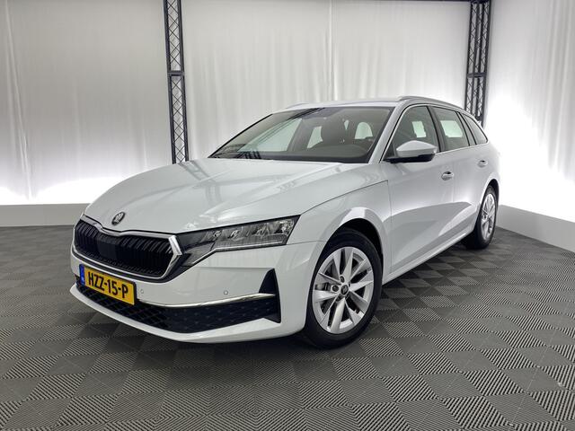 Skoda OCTAVIA Combi 1.5 TSI MHEV Business Edition Automaat | Apple Carplay | Elek. Trekhaak | ACC | DAB |