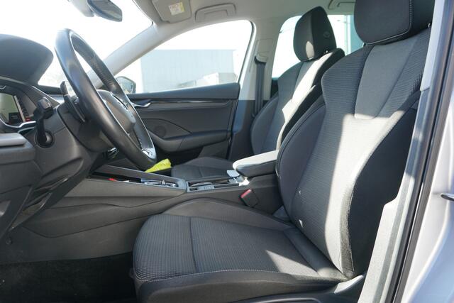 Skoda OCTAVIA Combi 1.4 TSI iV PHEV Business Edition | STOELVERW. | CAMERA | COCKPIT |