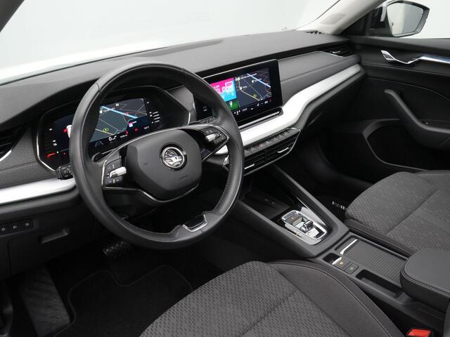 Skoda OCTAVIA Combi 1.4 TSI iV 204 pk PHEV Business Edition Plus | Panoramadak | Trekhaak | Verwarmbare voorruit | Adaptieve onderstelregeling (DCC) | Standkachel | 18 inch