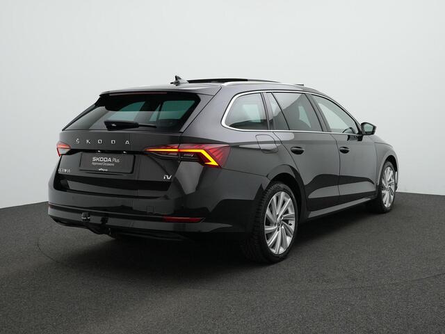 Skoda OCTAVIA Combi 1.4 TSI iV 204 pk PHEV Business Edition Plus | Panoramadak | Trekhaak | Verwarmbare voorruit | Adaptieve onderstelregeling (DCC) | Standkachel | 18 inch