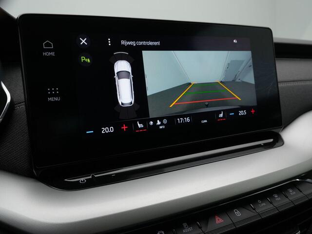 Skoda OCTAVIA Combi 1.4 TSI iV 204 pk PHEV Business Edition Plus | Panoramadak | Trekhaak | Verwarmbare voorruit | Adaptieve onderstelregeling (DCC) | Standkachel | 18 inch